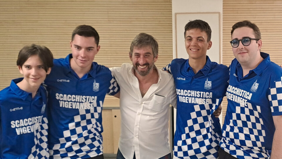 I giovani scacchisti con l'Assessore Daniele Semplici